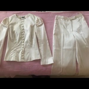 Alexander McQueen 2 pc Ecru EU 40 Coolest buttons!